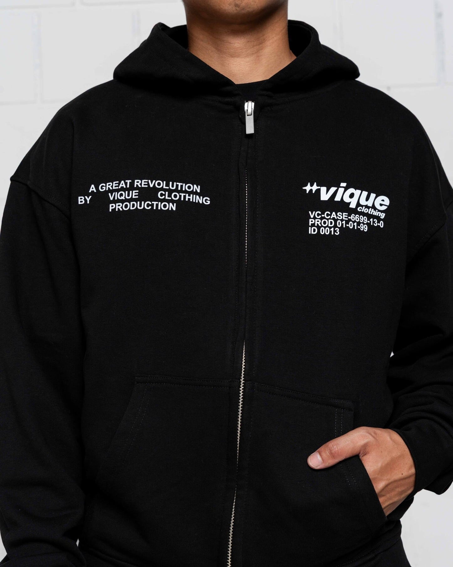 STRIVE ZIPPER